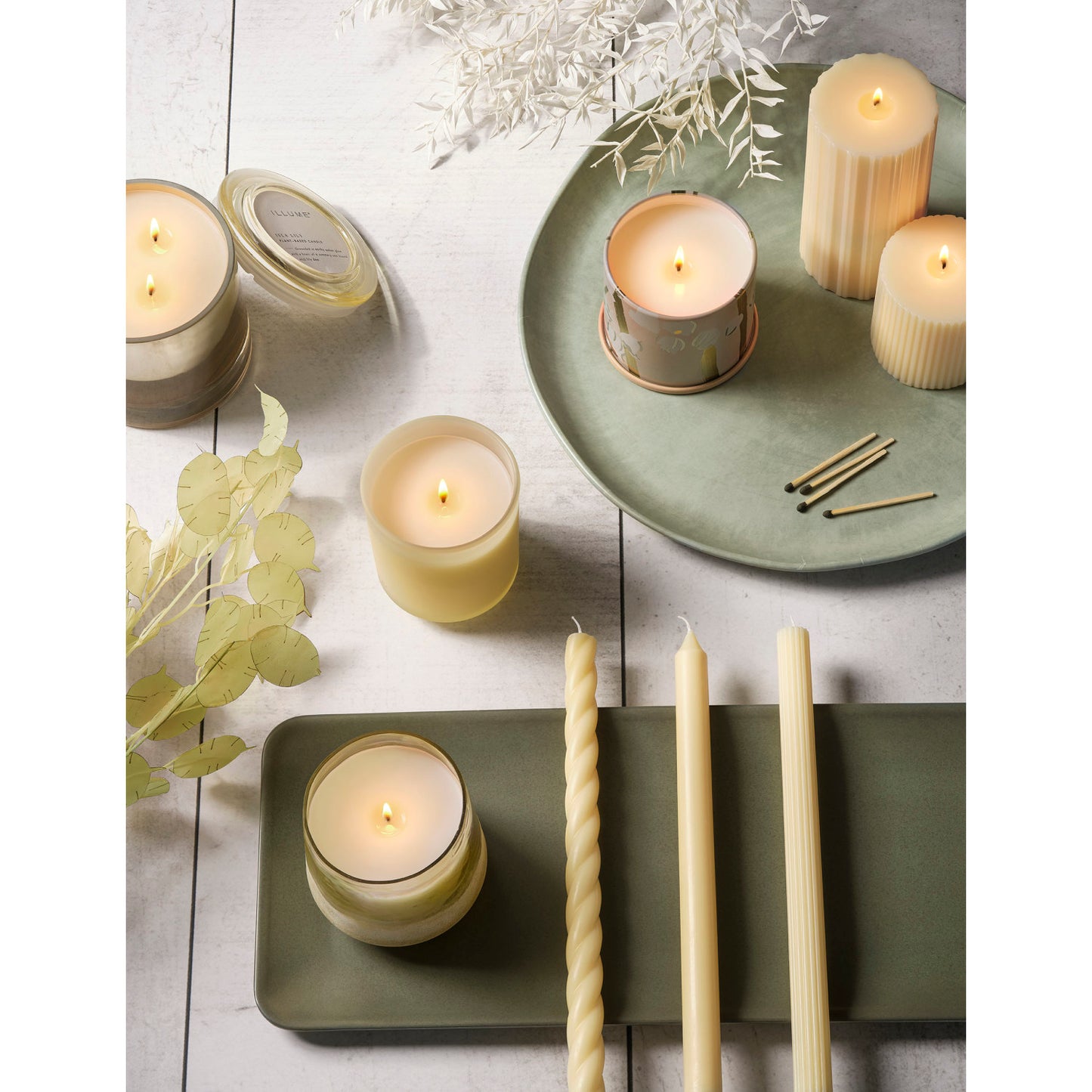 Isla Lily Pillar Candle