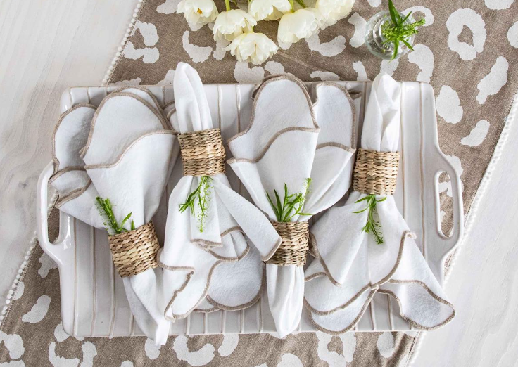 Scalloped Trim Napkin Set