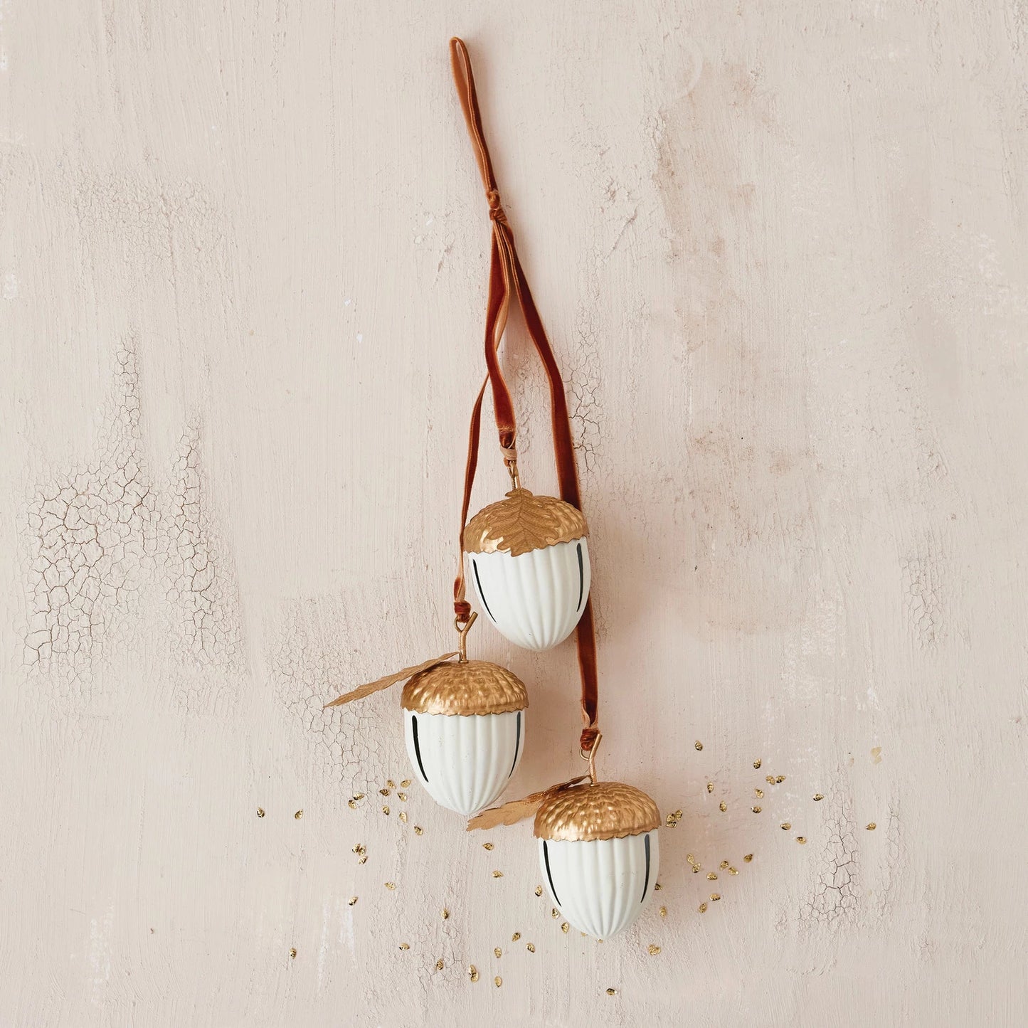 Hanging Metal Acorn Bells