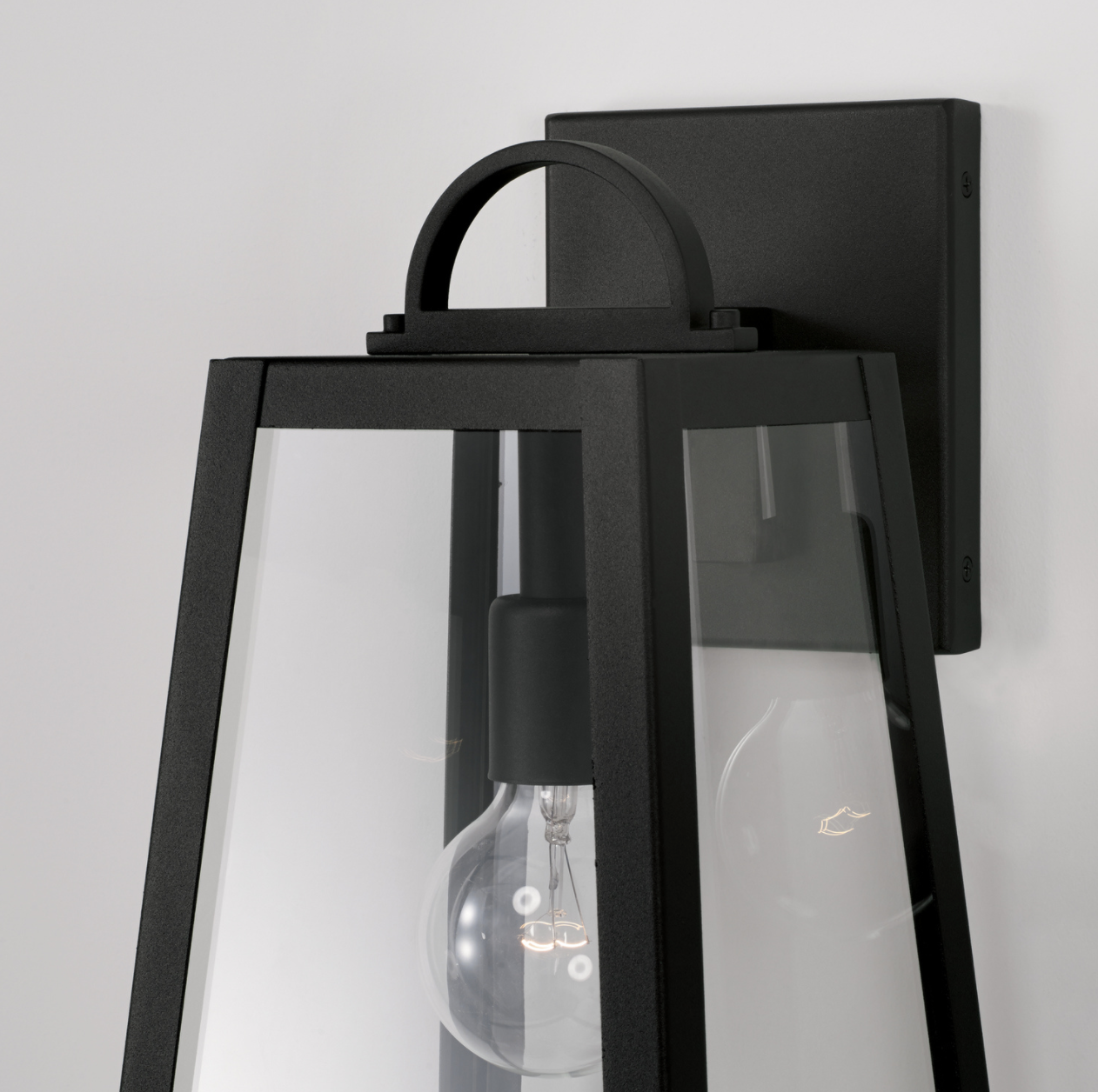 Leah Outdoor Wall Lantern