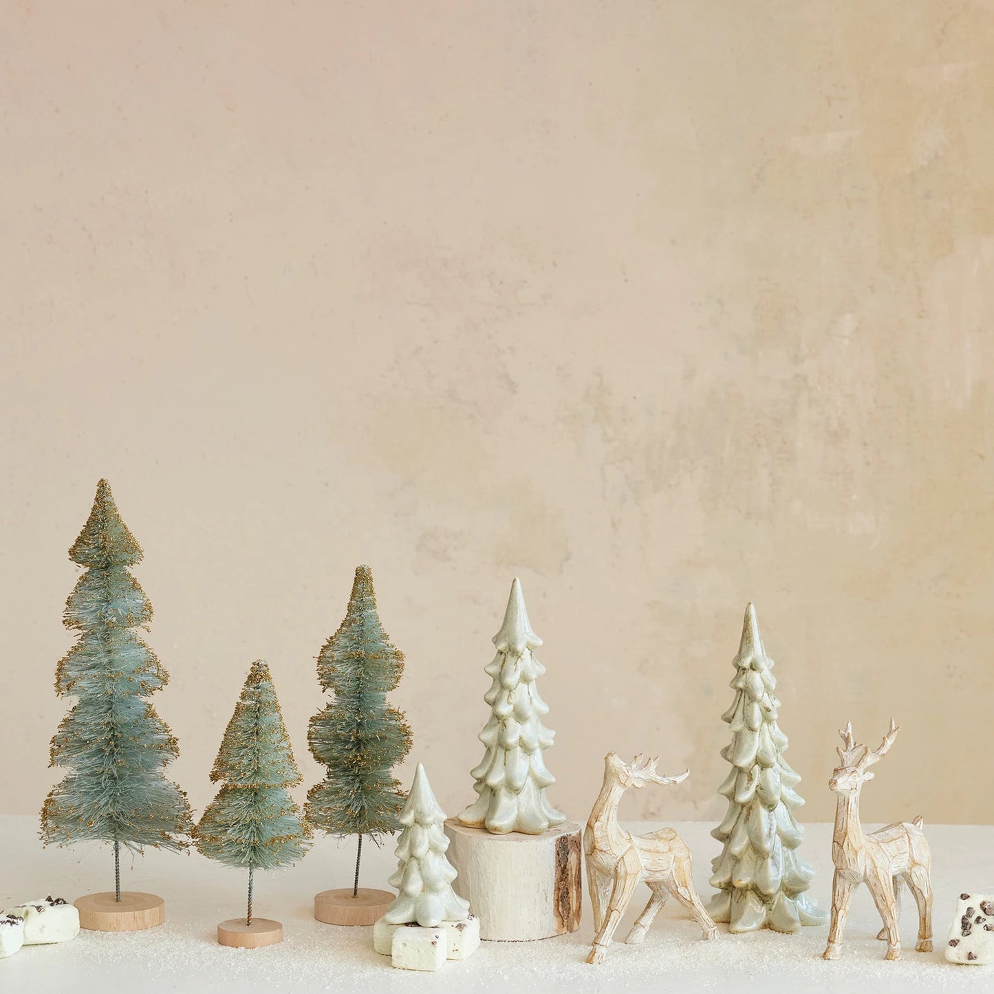 Small Sisal Bottle Brush Tree with Gold Glitter & Wood Base