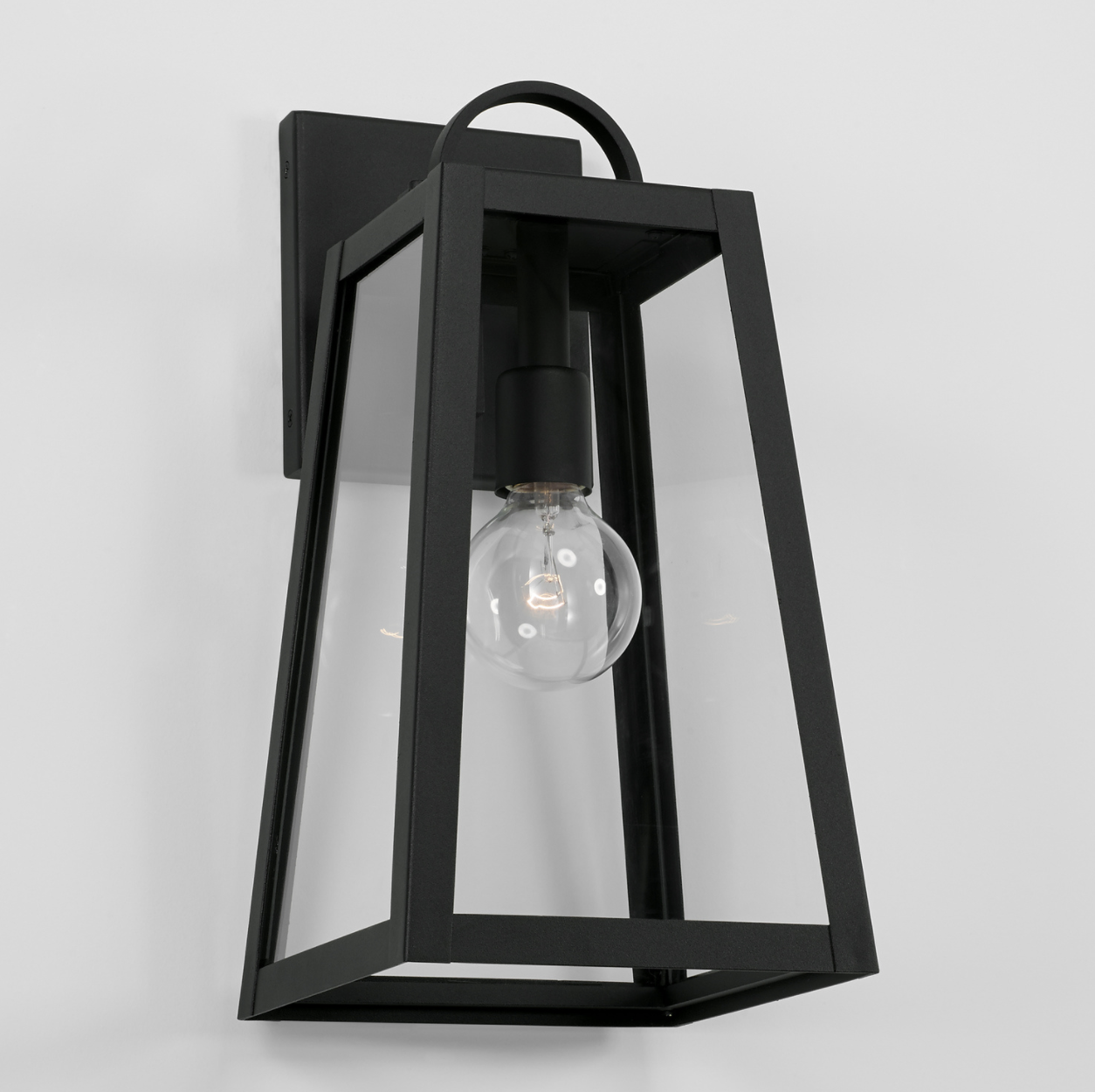 Leah Outdoor Wall Lantern